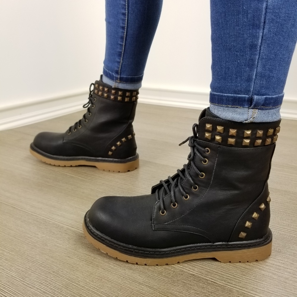 Rocker chick laced up combat boots w/ metal studs - Picture 8 of 8